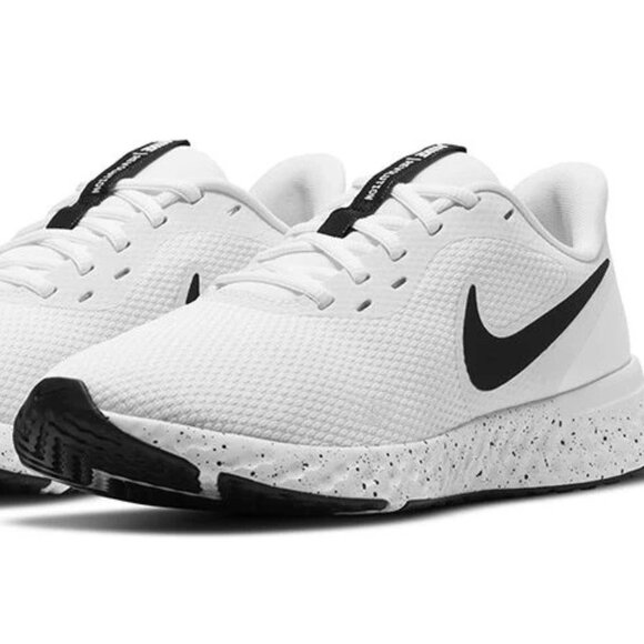 Nike Shoes - NEW Nike Women's Revolution 5 White/Black Swoosh Size 7.5
